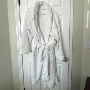 White Bathrobe PAVILIA Store